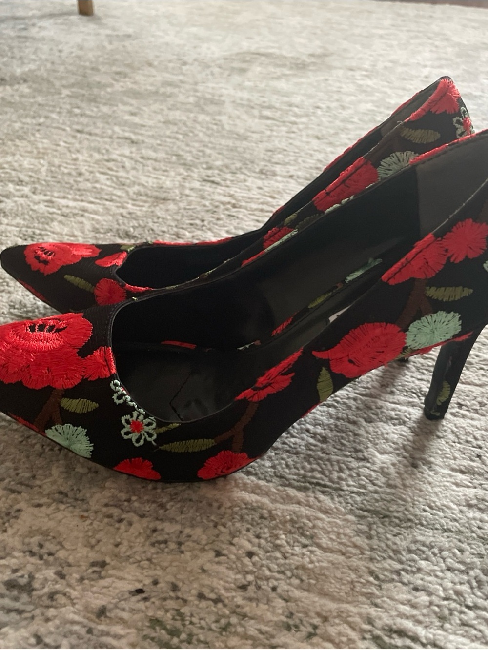 Charles David Black Red Floral Embroidered Pointed Toe Stiletto Pumps 7.5